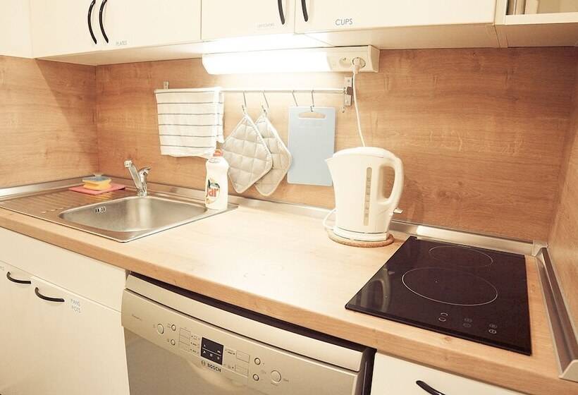 اتاق استاندارد سه تخته با سرویس بهداشتی مشترک, Hostel Folks