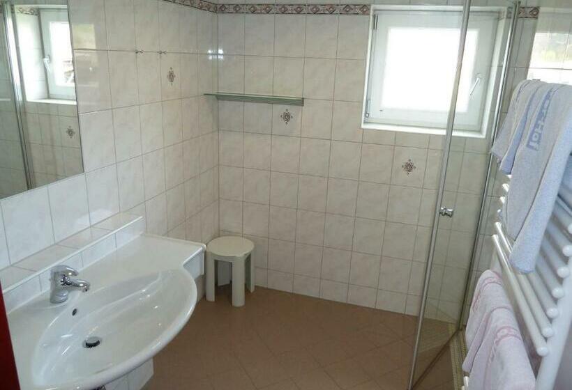 סוויטה עם מרפסת, Angerer Hof