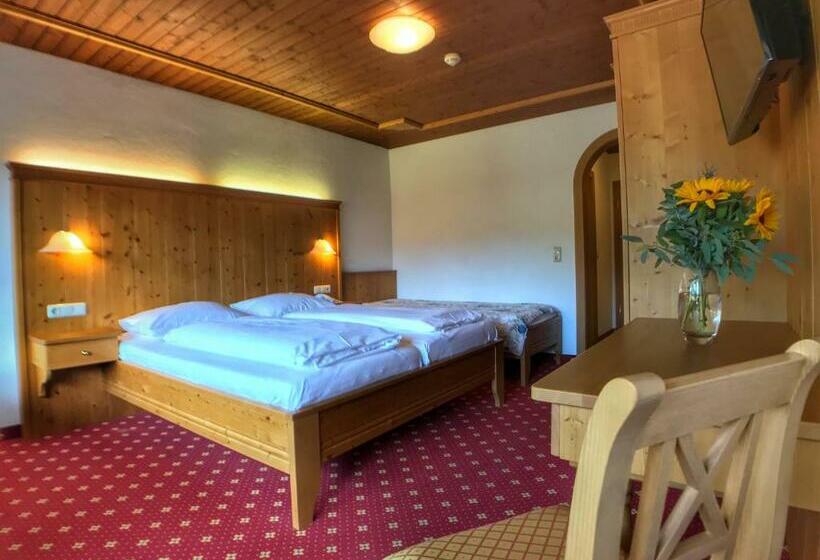 スタンダードトリプルルーム, Bechlwirt