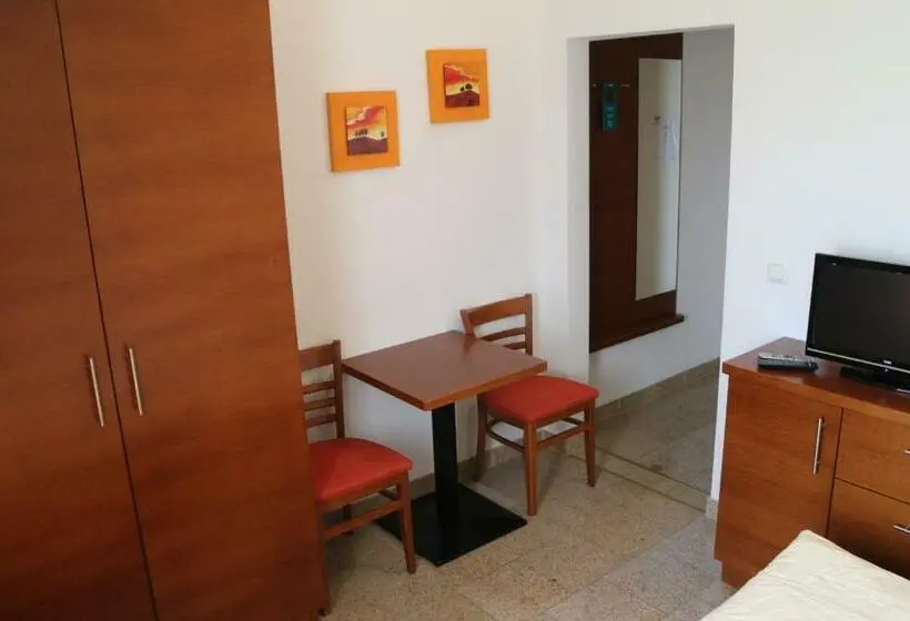Habitación Estàndard Individual, Checkin