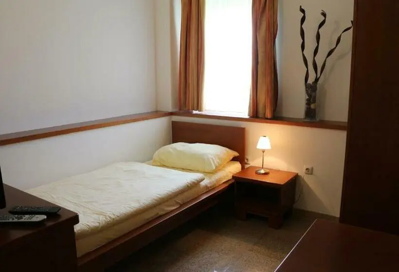 Habitación Estàndard Individual, Checkin