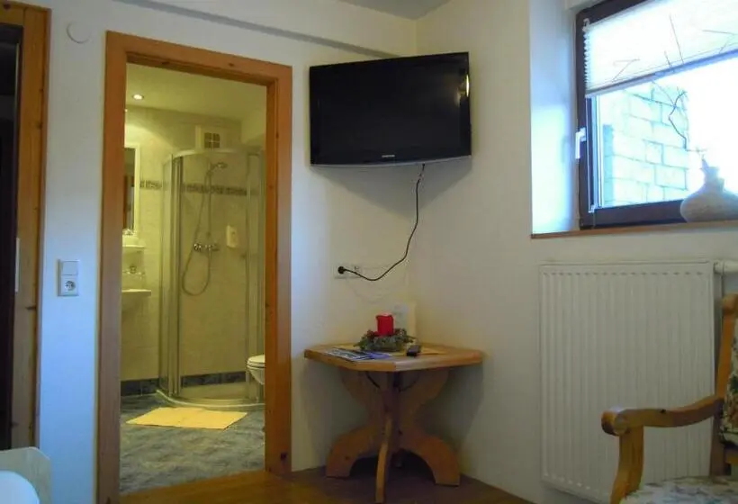 Basic Yhden Hengen Huone, Garni Alpenland