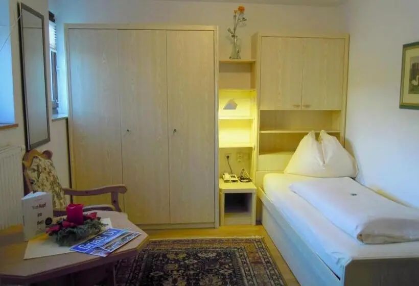 Basic Yhden Hengen Huone, Garni Alpenland