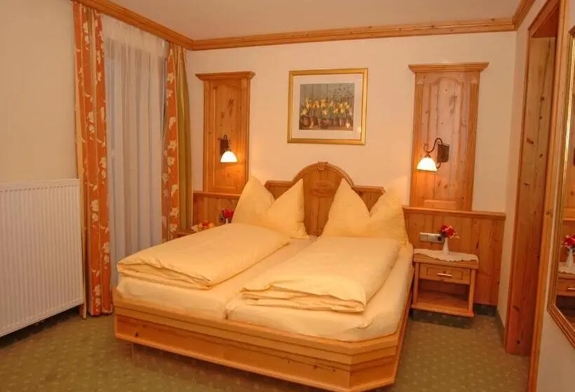 Basic-huone, Garni Alpenland