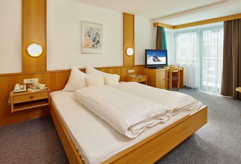 חדר סטנדרט עם מרפסת, Garni Kristall