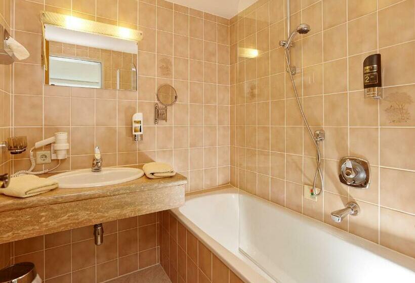 חדר סטנדרט עם מרפסת, Garni Kristall