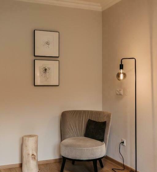 جناح مزوَّد بشرفة, Happy Filzmoos