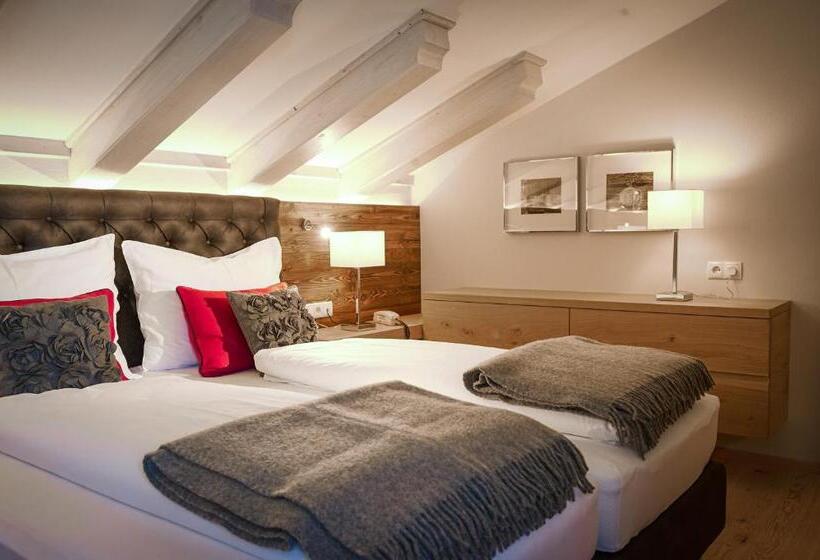 جناح مزوَّد بشرفة, Happy Filzmoos