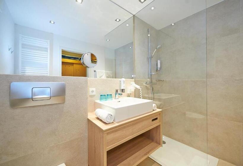 جناح, Happy Filzmoos