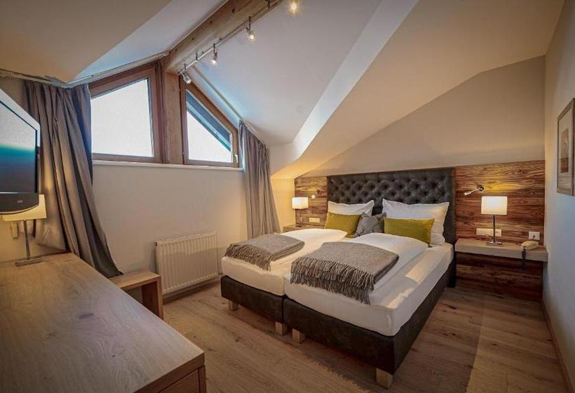 جناح, Happy Filzmoos