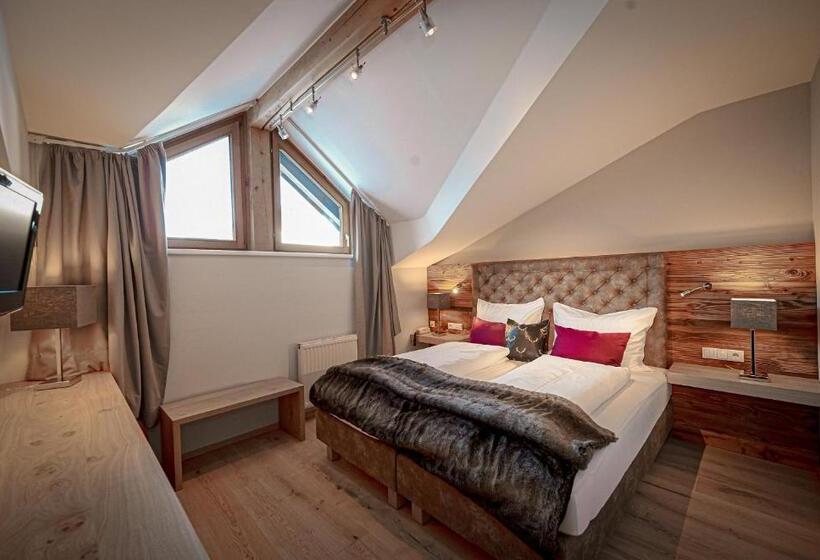 جناح, Happy Filzmoos