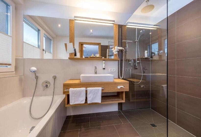 高级工作室, Mountain Resort M&m