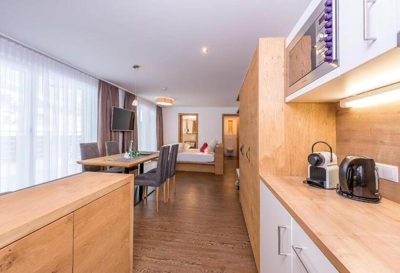 高级工作室, Mountain Resort M&m