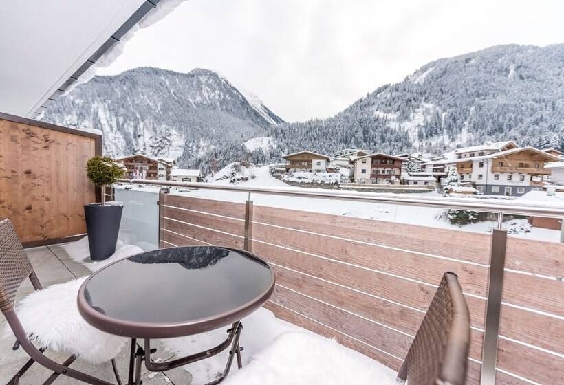 استودیوی سوپریور, Mountain Resort M&m