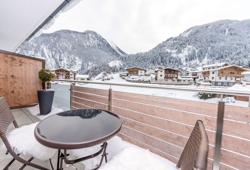 高级工作室, Mountain Resort M&m