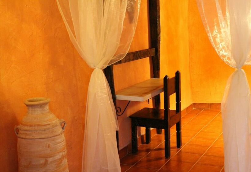 غرفة قياسية مطلة على الجبل, Peralta   Adults Only