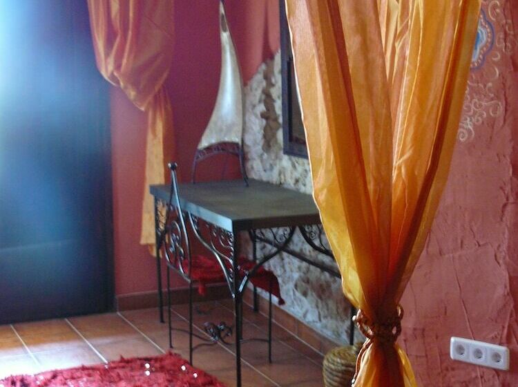 غرفة قياسية مطلة على الجبل, Peralta   Adults Only