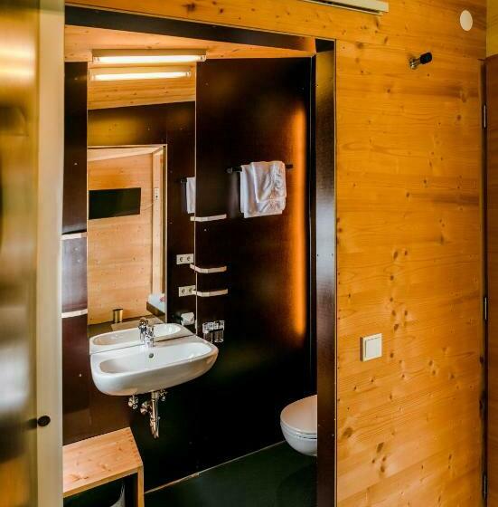 Deluxe Kolmen Hengen Huone, Refugio Laudegg