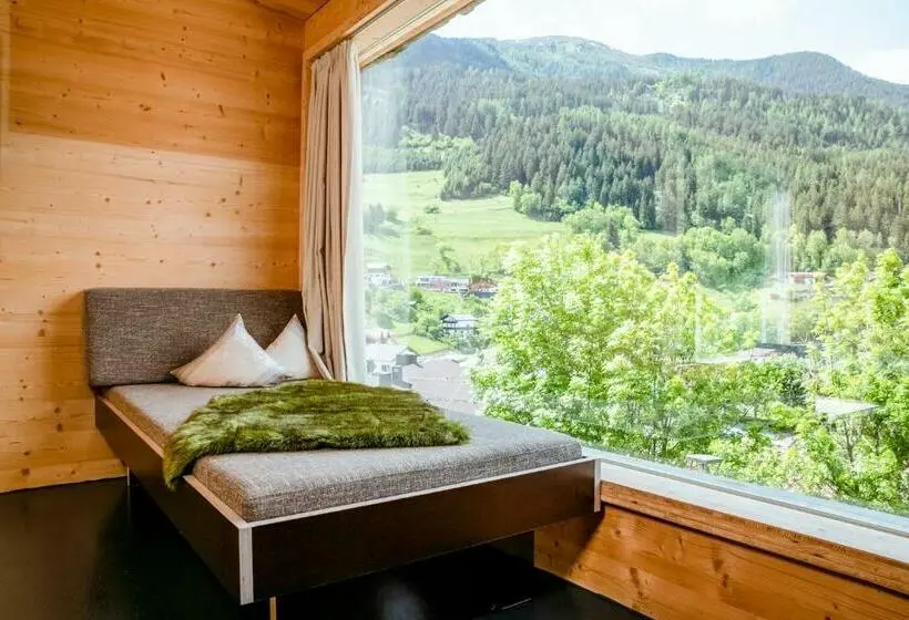 デラックストリプルルーム, Refugio Laudegg