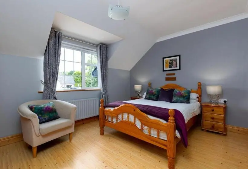 Camera Standard, Michaeleen's Manor B&b