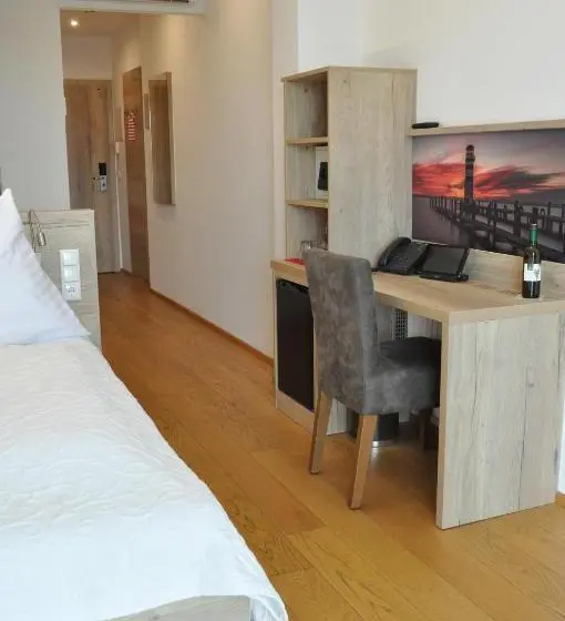 Standard Yhden Hengen Huone Parveke, Seehotel Herlinde