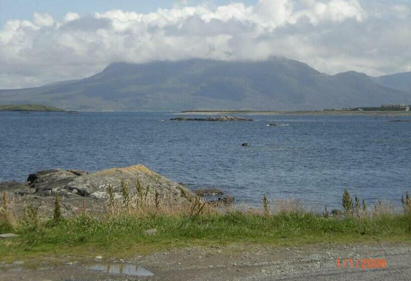 חדר סטנדרט לשלושה, The Olde Castle B&b