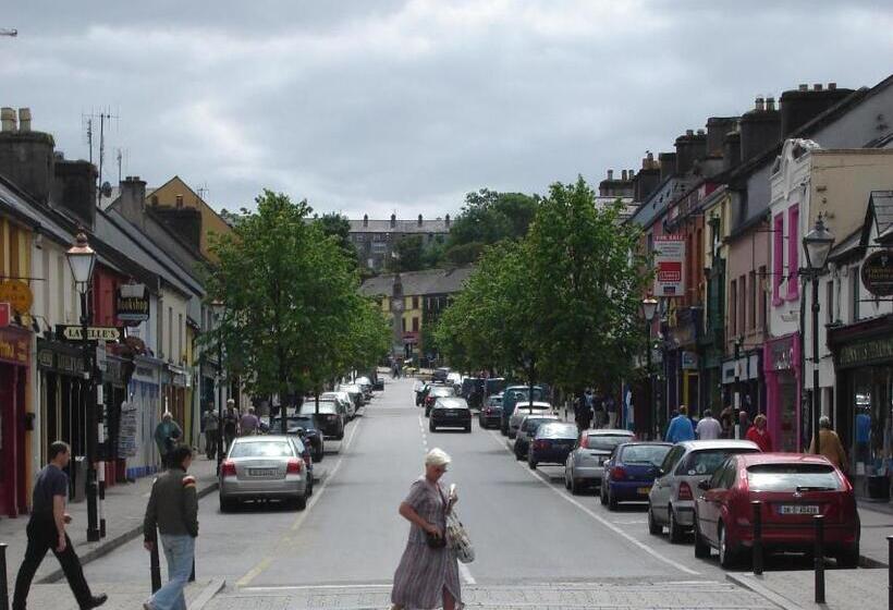 شقة غرفة واحدة, The Waterside B&b