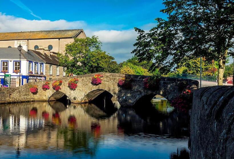 شقة غرفة واحدة, The Waterside B&b