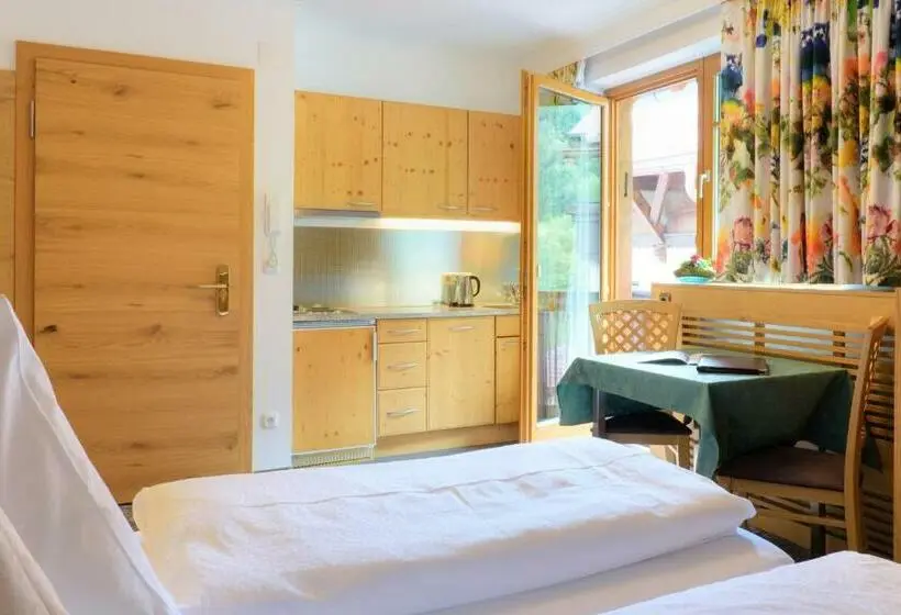 Juniorsviitti, Aparthotel Acksteiner
