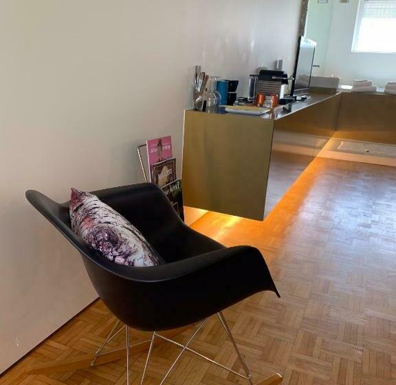 غرفة قياسية, B&b Yellow Submarine