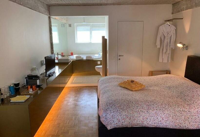 غرفة قياسية, B&b Yellow Submarine