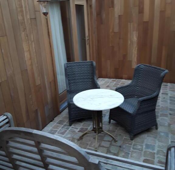 חדר משפחתי, Art Of Dreams Deluxe 4 Stars