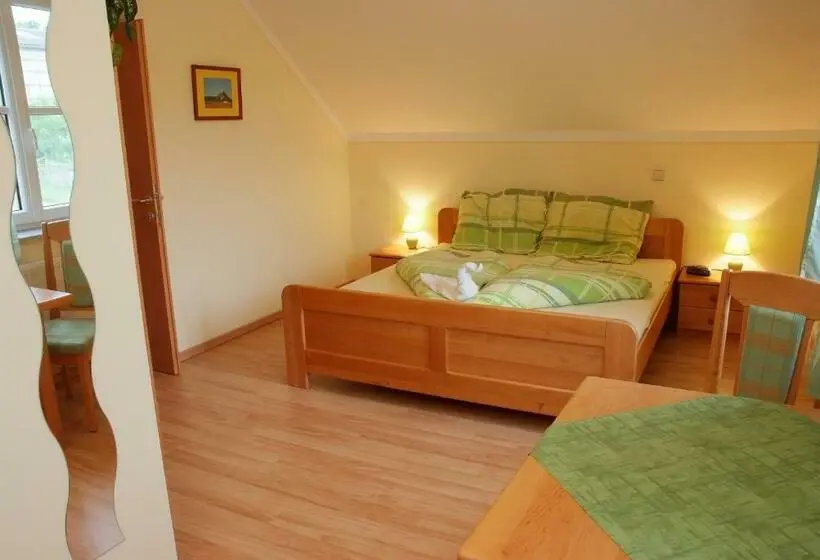 Comfort-huone, Gästezimmer Rieder