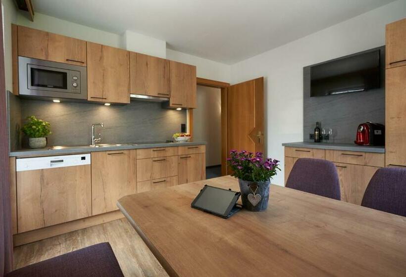 شقة غرفتين, Landhaus Strolz