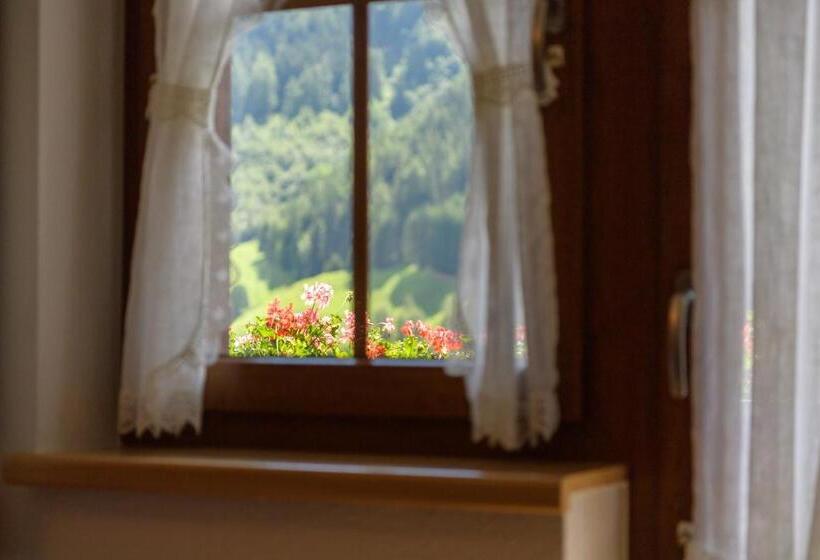 شقة غرفة واحدة, Landhaus Strolz