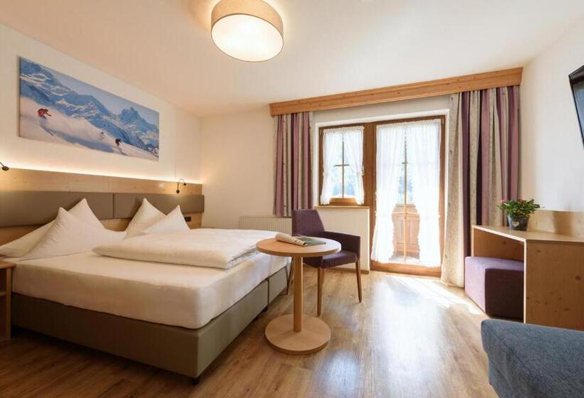 غرفة قياسية مزوَّدة بشُرفة, Landhaus Strolz