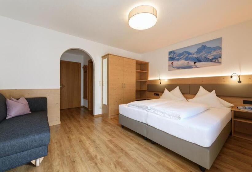 غرفة قياسية مزوَّدة بشُرفة, Landhaus Strolz