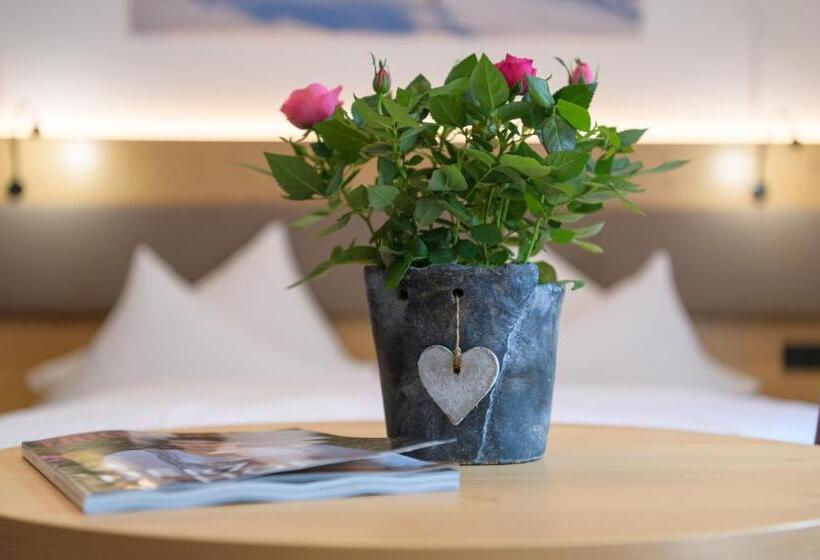 غرفة قياسية مزوَّدة بشُرفة, Landhaus Strolz