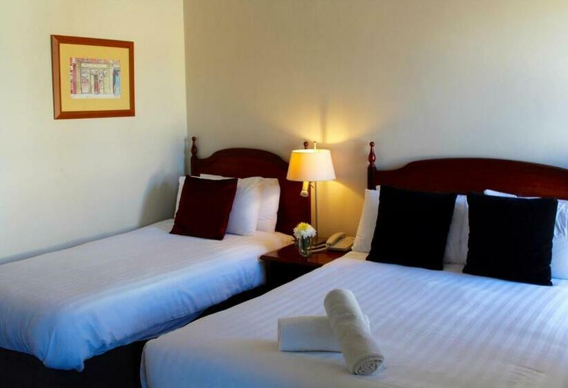 غرفة قياسية, Royal Valentia