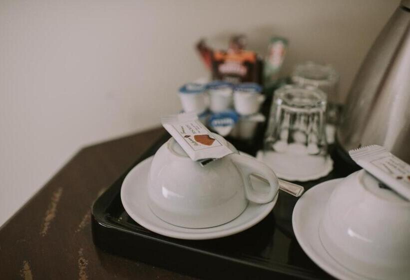 غرفة عائلية, Royal Valentia