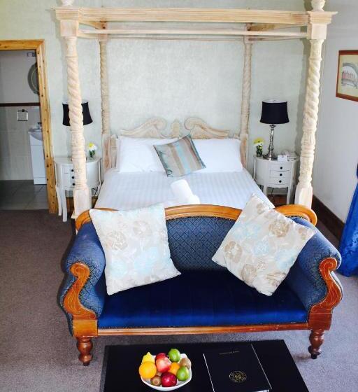 غرفة كلاسيكية مطلّة علي البحر, Royal Valentia