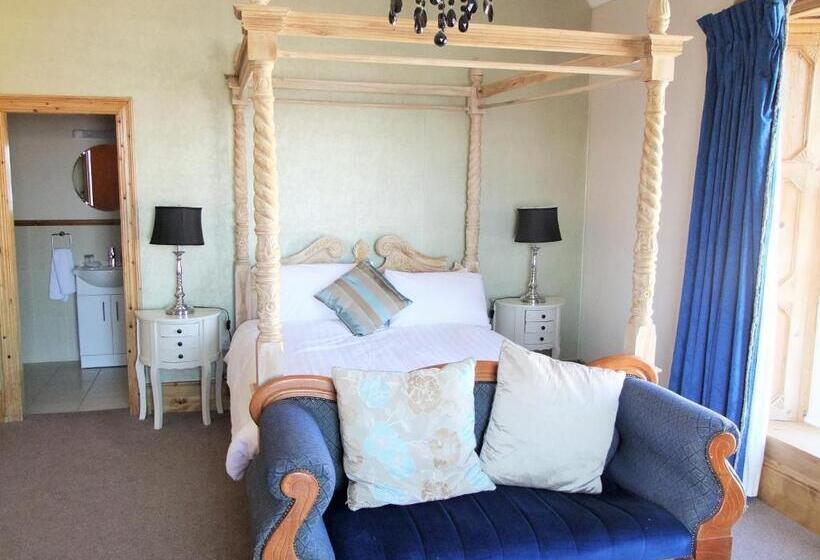 غرفة كلاسيكية مطلّة علي البحر, Royal Valentia