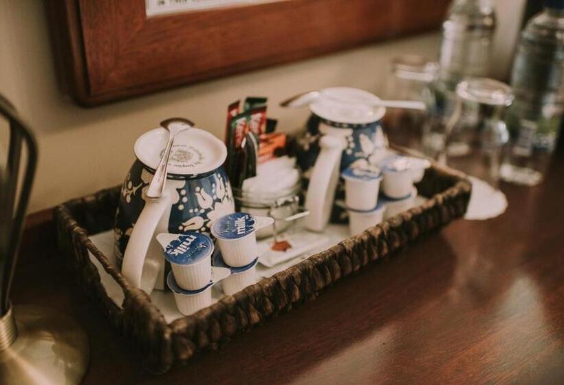 غرفة كلاسيكية مطلّة علي البحر, Royal Valentia