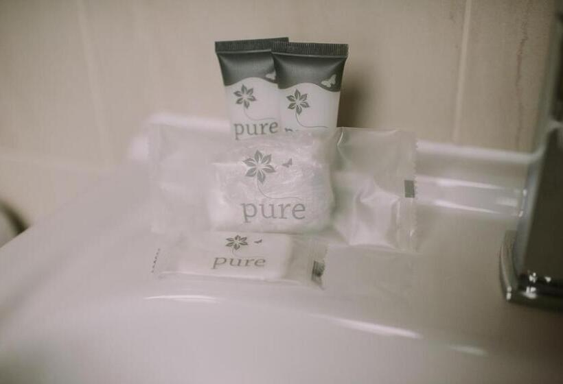 غرفة كلاسيكية مطلّة علي البحر, Royal Valentia