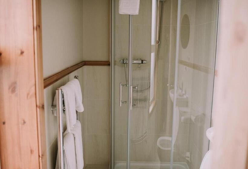 غرفة قياسية فردية, Royal Valentia