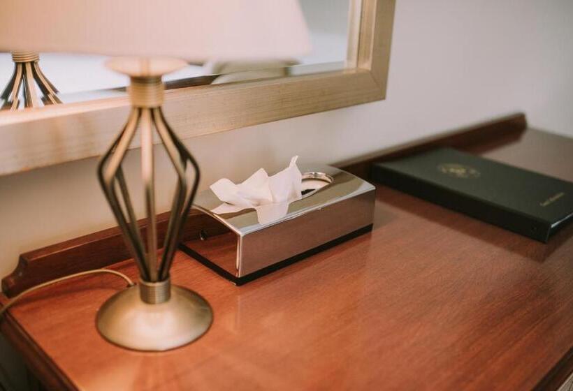 غرفة قياسية, Royal Valentia