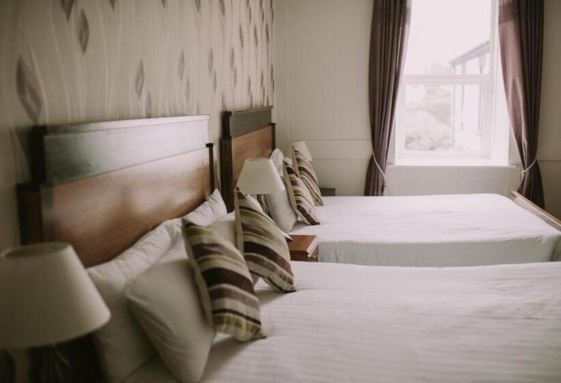 غرفة عائلية, Royal Valentia