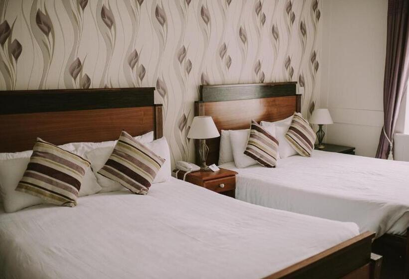 غرفة عائلية, Royal Valentia