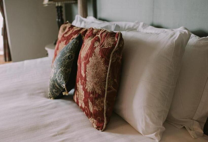 غرفة ديلوكس مطلّة علي البحر, Royal Valentia