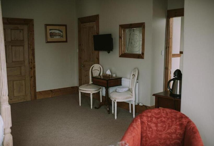 غرفة ديلوكس مطلّة علي البحر, Royal Valentia